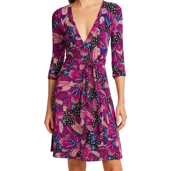 Diane Von Furstenberg Wrap Dress 100% Silk Cuffed Sleeves Fuschia 4 - Picture 1 of 5